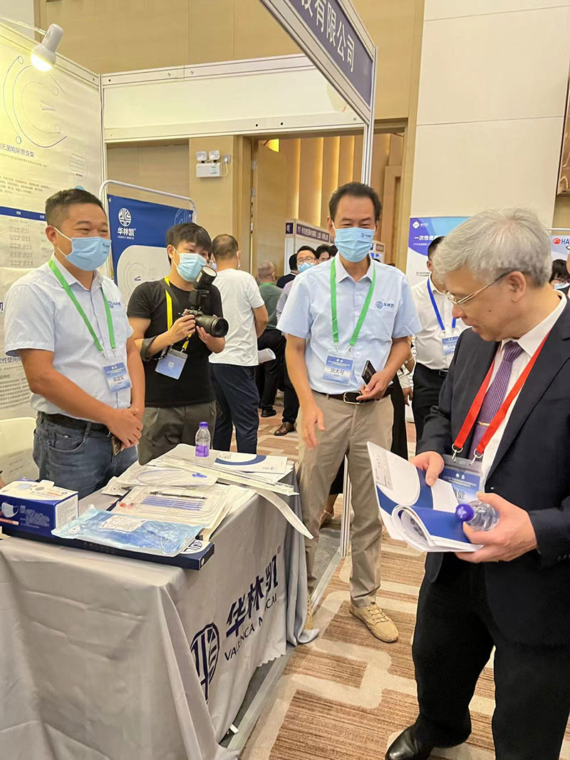 Professor Zeng Guohua visited Valenca Medical person